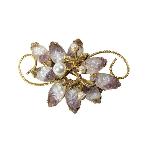 Lavender White Frosted Carved Brooch Pin Faux Pearls Carved Stone Vintage c1960 - Picture 1 of 3